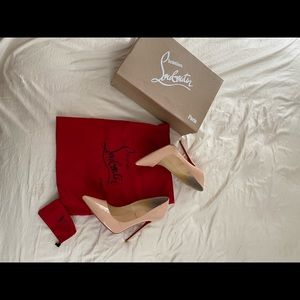 Women designer pumps